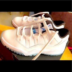 Jordan 11 Retro Low (PS) - White/Legend Blue